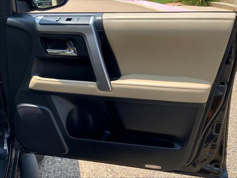 Used 2018 Toyota 4Runner SR5 Premium AWD/4WD image 24