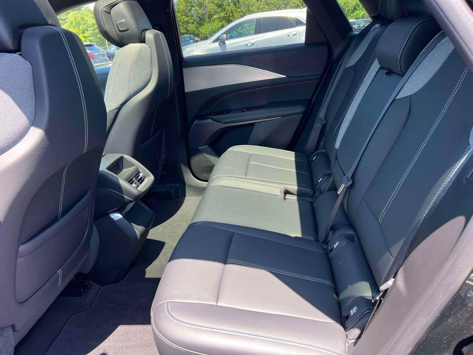 Used 2024 Cadillac Lyriq Tech AWD/4WD image 10
