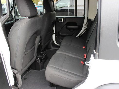 Used 2018 Jeep Wrangler Unlimited Sport S image 7