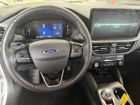 Used 2023 Ford Escape SE FWD image 14
