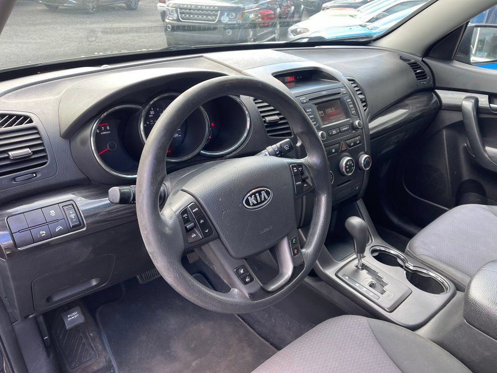 Used 2013 Kia Sorento LX w/ Convenience Pkg FWD image 15
