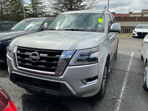Used 2022 Nissan Armada SL image 2