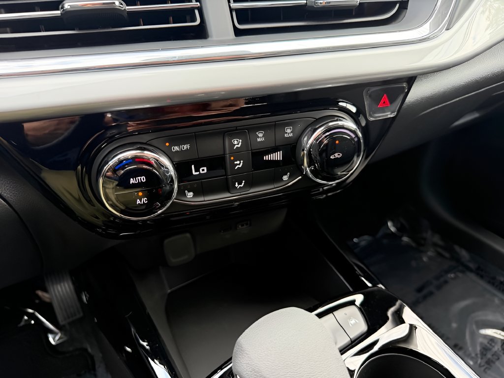 New 2026 Chevrolet Trax LT w/ Driver Confidence Package FWD image 24
