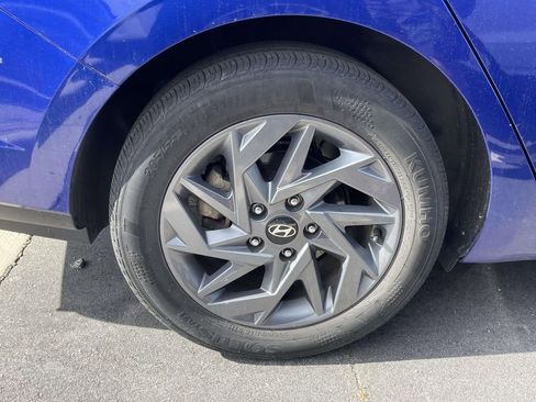 Certified 2024 Hyundai Elantra SEL FWD image 5