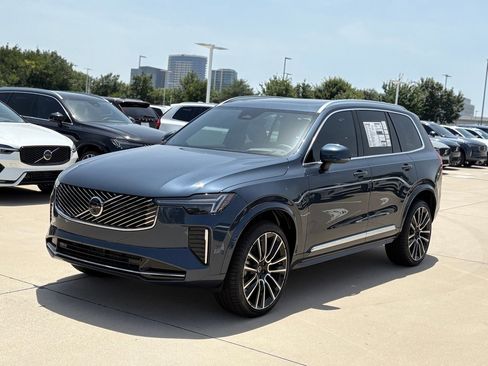 New 2026 Volvo XC90 B5 Ultra w/ Lounge Package image 2