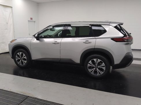 Used 2021 Nissan Rogue SV FWD image 3