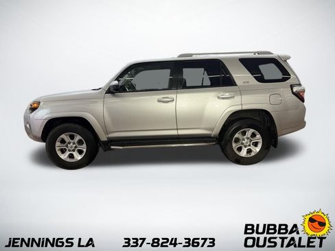 Used 2015 Toyota 4Runner SR5 AWD/4WD image 2