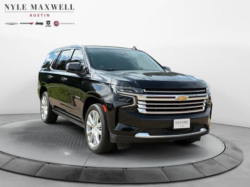 Used 2023 Chevrolet Tahoe High Country w/ Premium Package 2 AWD/4WD image 2