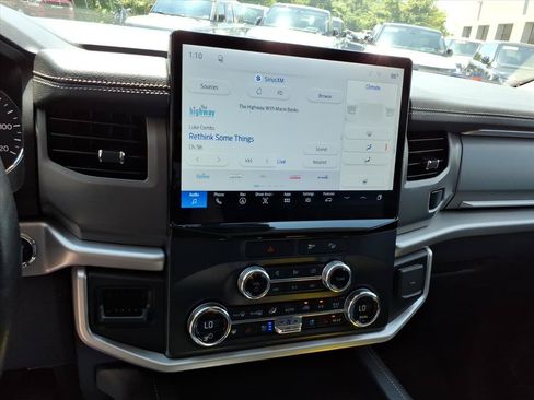 Used 2022 Ford Expedition XLT AWD/4WD image 20