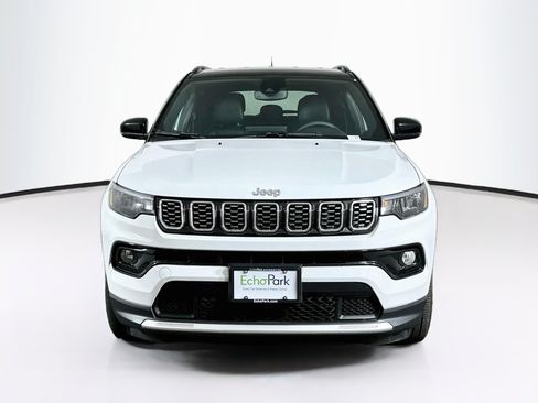 Used 2025 Jeep Compass Limited AWD/4WD image 2