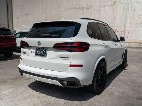Used 2024 BMW X5 sDrive40i w/ M Sport Package RWD image 12