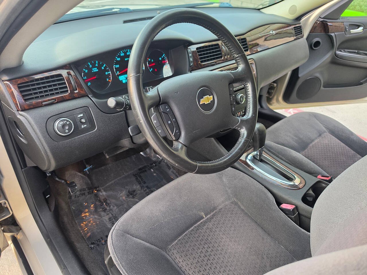 Used 2012 Chevrolet Impala LT w/ LT Sunroof Package FWD image 16