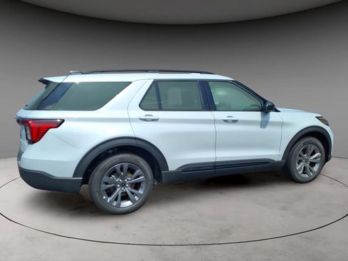 New 2026 Ford Explorer Active w/ Active Comfort Package AWD/4WD image 6