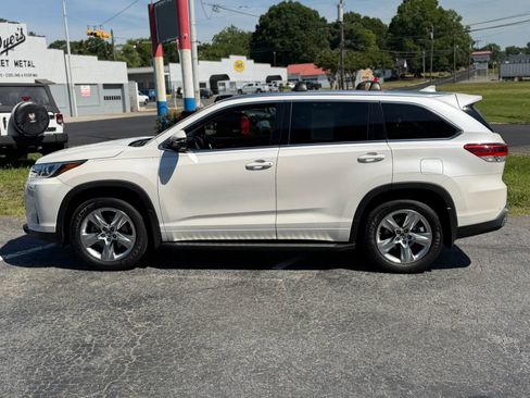 Used 2018 Toyota Highlander Limited AWD/4WD image 8