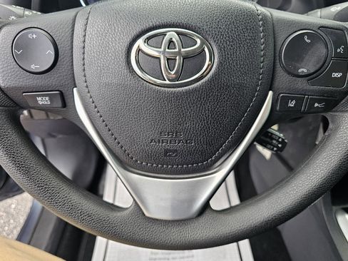 Used 2019 Toyota Corolla LE image 10