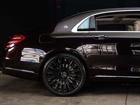 Used 2018 Mercedes-Benz Maybach S 560 4MATIC image 15