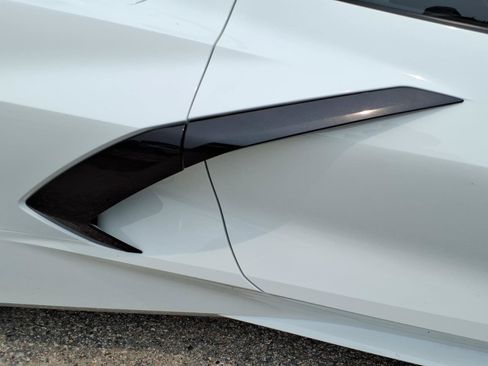 Used 2022 Chevrolet Corvette Stingray Preferred Cpe w/ Battery Protection Package RWD image 8