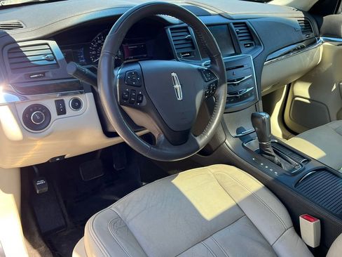 Used 2014 Lincoln MKS AWD image 16