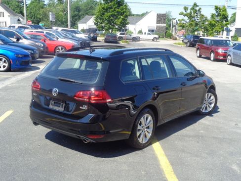 Used 2017 Volkswagen Golf S AWD/4WD image 2