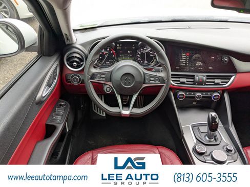 Used 2018 Alfa Romeo Giulia image 15