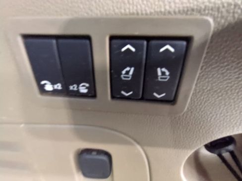 Used 2019 GMC Yukon XL SLT w/ Premium Edition image 35