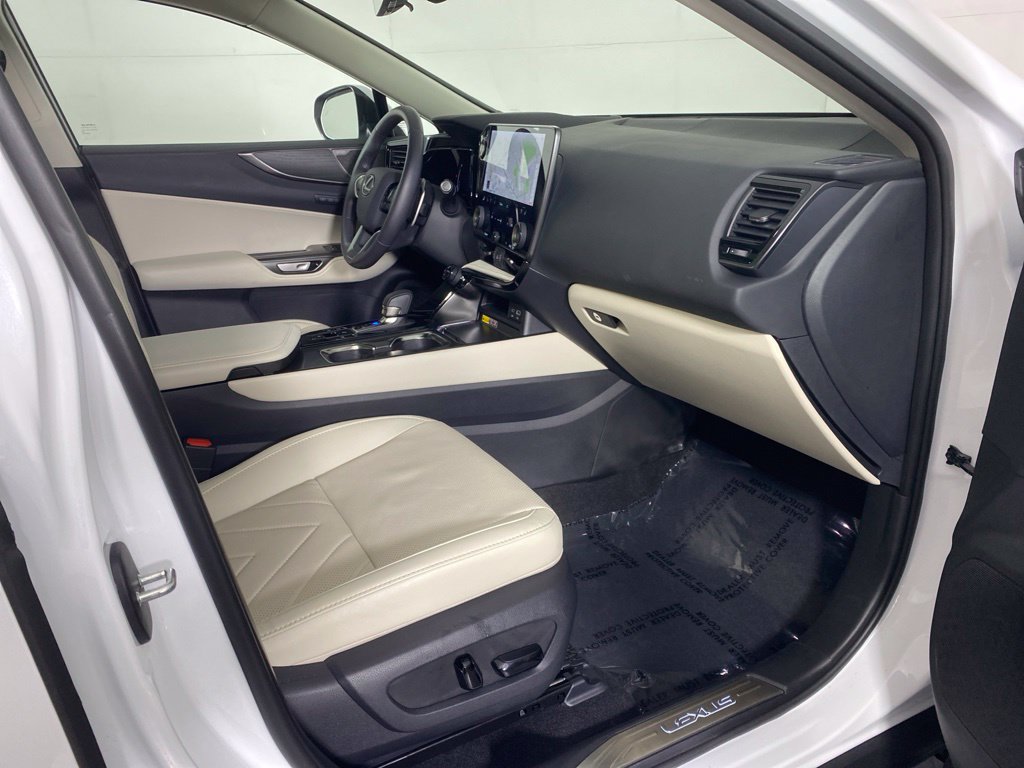 Certified 2026 Lexus NX 350 AWD w/ Accessory Package (2T) image 33