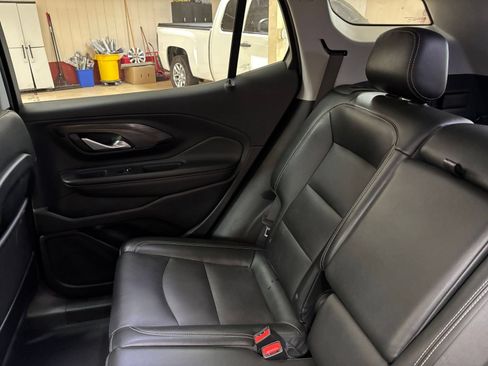 Used 2024 GMC Terrain SLT AWD/4WD image 36