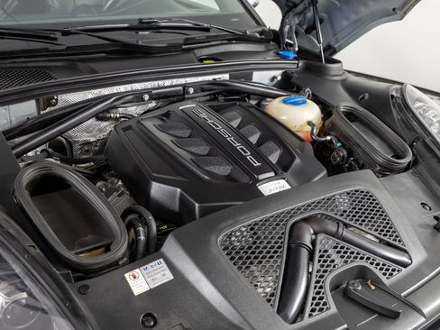 Used 2017 Porsche Macan GTS image 47