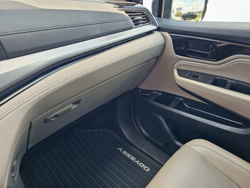 Used 2023 Honda Odyssey Touring image 28