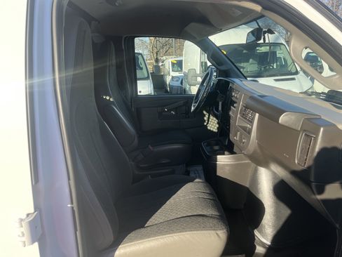 Used 2024 Chevrolet Express 2500 w/ Driver Convenience Package image 21