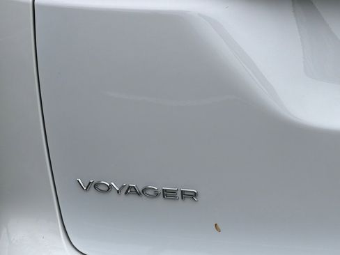 Used 2023 Chrysler Voyager LX FWD image 26