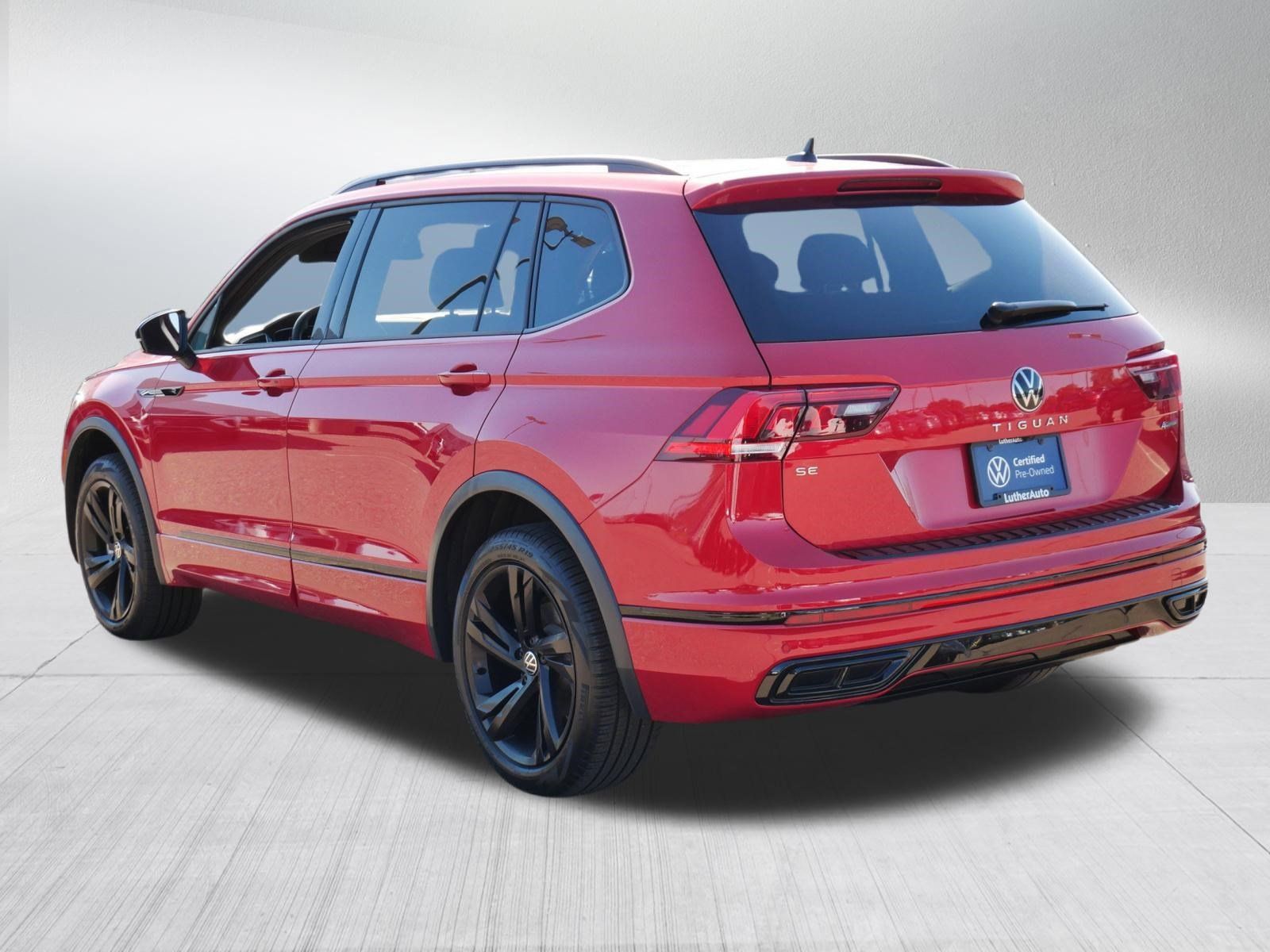 Certified 2024 Volkswagen Tiguan SE R-Line AWD/4WD image 5