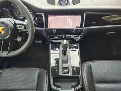 Used 2023 Porsche Macan Turbo AWD/4WD image 25