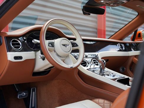 Used 2023 Bentley Continental GT Azure AWD/4WD image 21