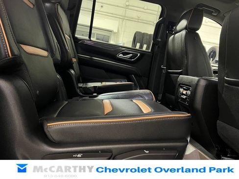 Used 2022 GMC Yukon XL AT4 AWD/4WD image 36