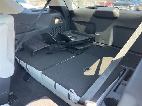 Certified 2025 Ford Explorer Platinum w/ LUX Leather Package AWD/4WD image 25