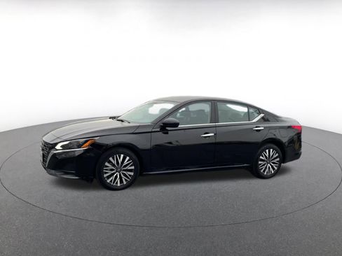 Used 2025 Nissan Altima 2.5 SV image 8