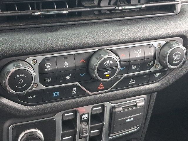 Used 2024 Jeep Wrangler Unlimited AWD/4WD image 14
