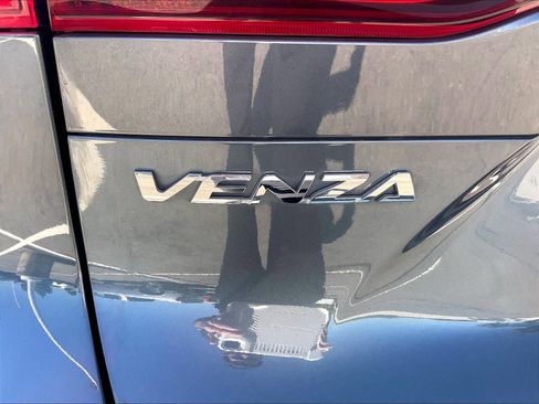 Used 2021 Toyota Venza XLE image 11