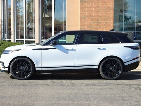 Used 2025 Land Rover Range Rover Velar Dynamic HSE image 2