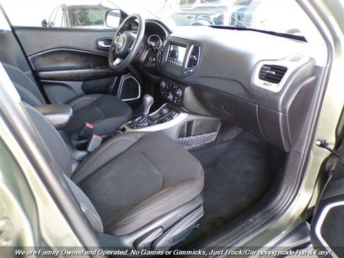 Used 2019 Jeep Compass Sport w/ Tech Group AWD/4WD image 29