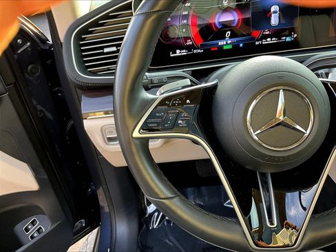 Used 2024 Mercedes-Benz GLE 450e 4MATIC image 11