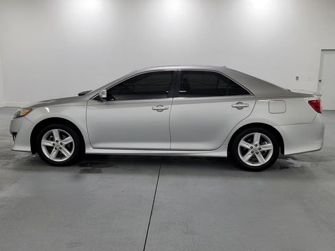 Used 2012 Toyota Camry SE w/ Convenience Pkg image 5