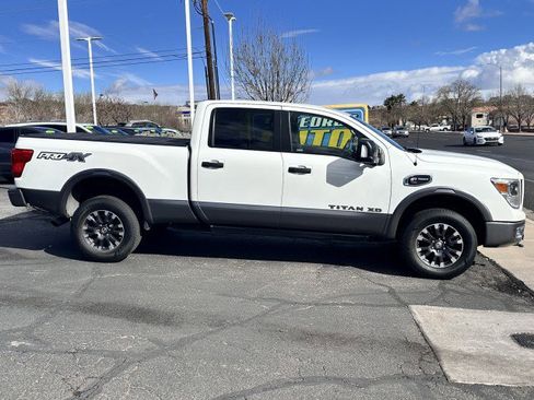 Used 2019 Nissan Titan PRO-4X w/ Pro-4x Convenience Package image 2