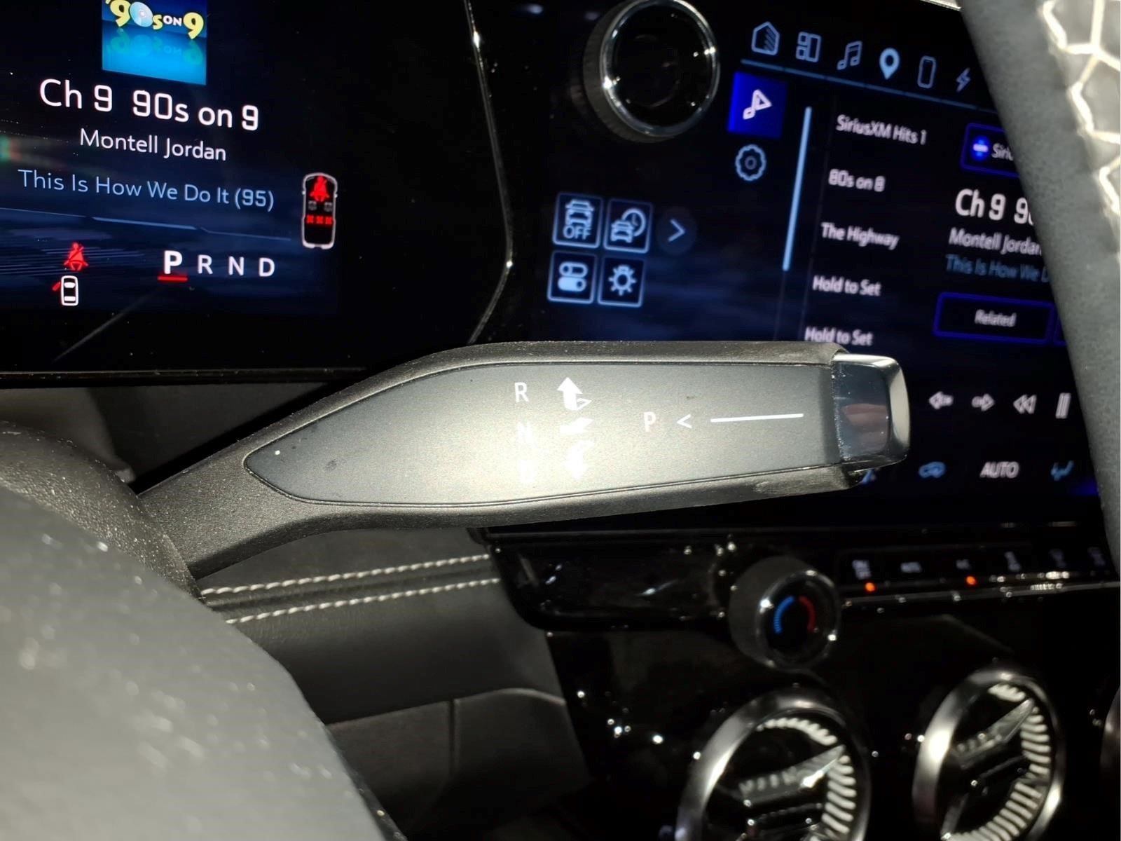Used 2024 Chevrolet Blazer EV LT AWD/4WD image 16