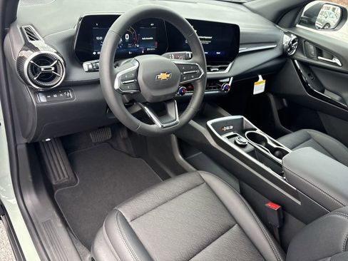 New 2026 Chevrolet Equinox LT w/ Convenience Package II image 11