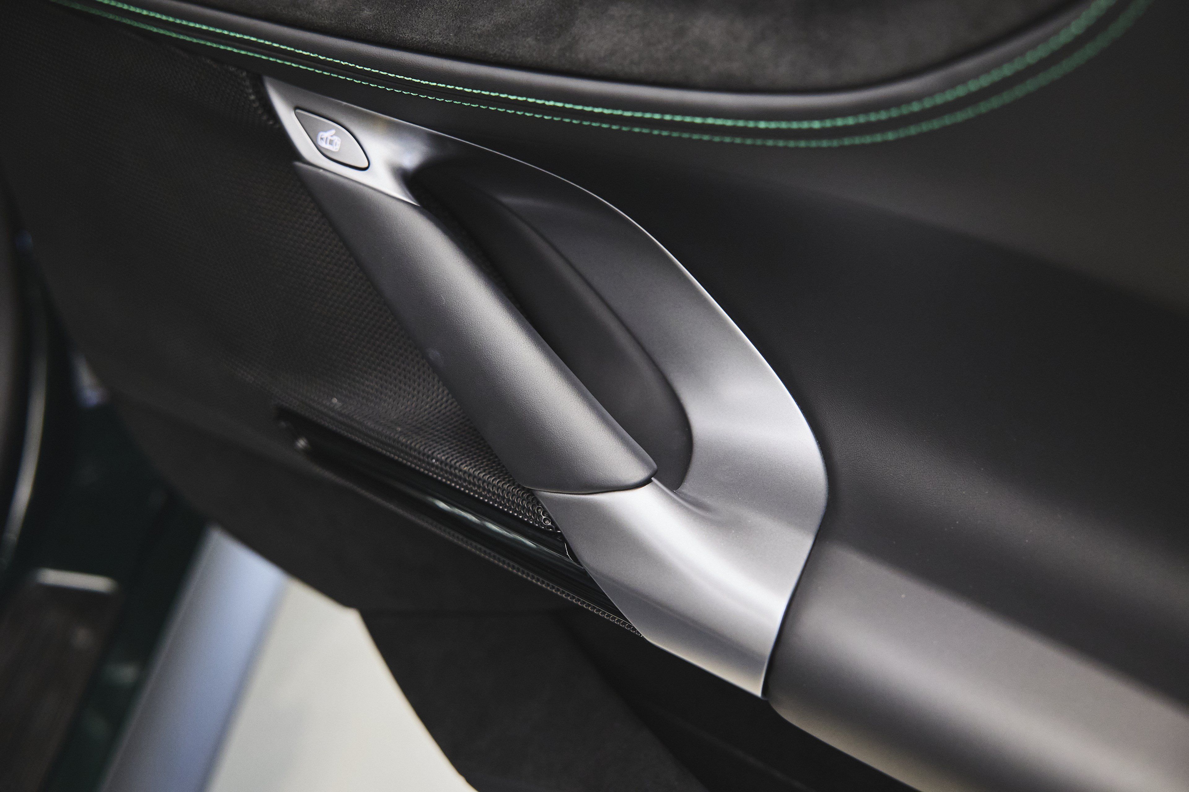 Used 2024 Ferrari SF90 Spider AWD/4WD image 38