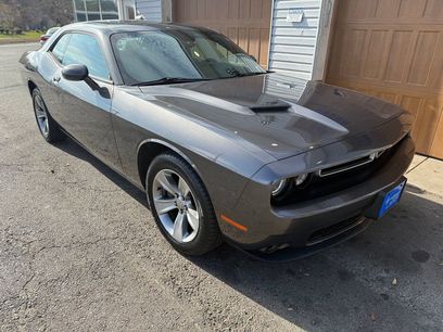 Used 2016 Dodge Challenger SXT