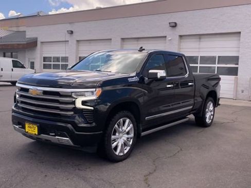 Used 2022 Chevrolet Silverado 1500 High Country w/ High Country Premium Package AWD/4WD image 5