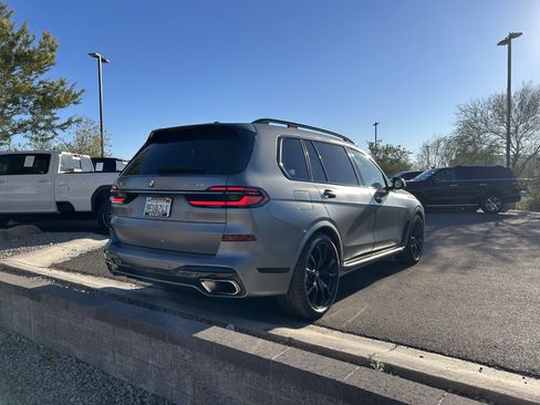 Used 2023 BMW X7 xDrive40i w/ Executive Package image 3